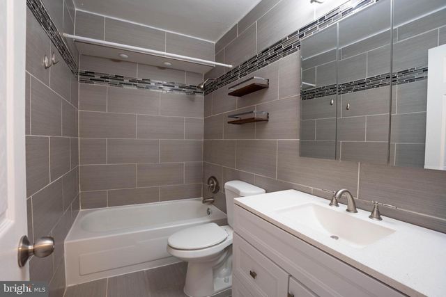 2-Z-2 AVON, East Windsor, NJ 08520