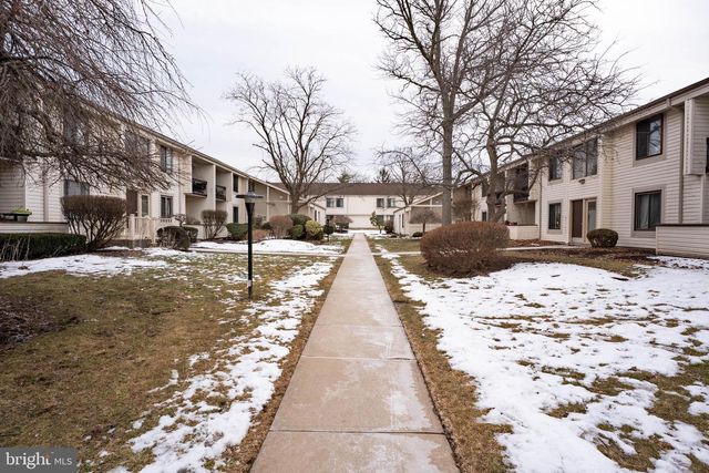 2-Z-2 AVON, East Windsor, NJ 08520