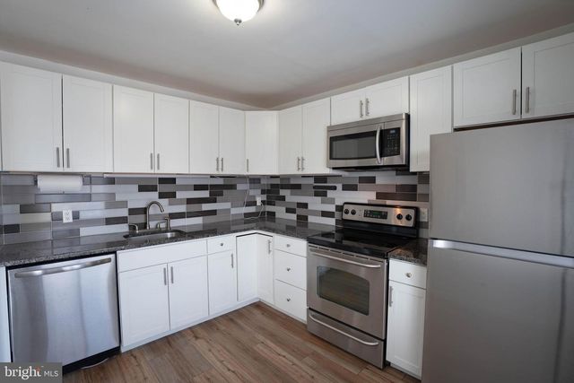 2-Z-2 AVON, East Windsor, NJ 08520