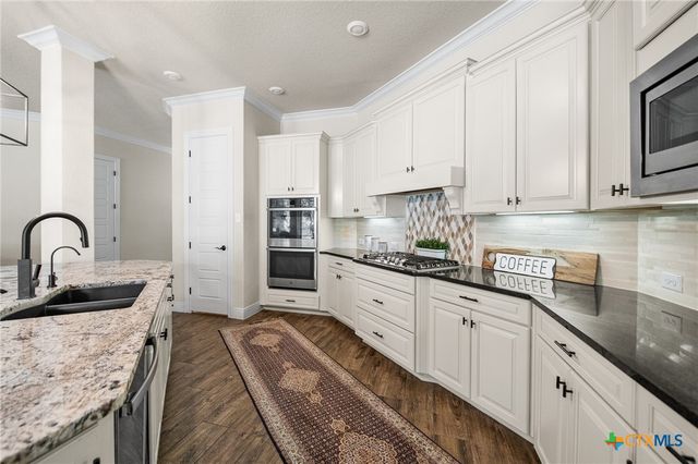 663 Private Road 1712, Mico, TX 78056