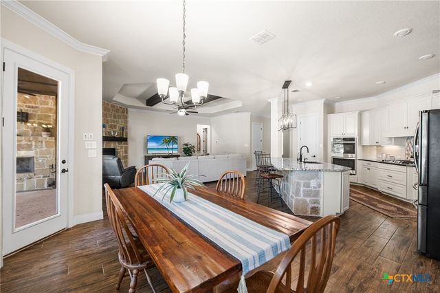 663 Private Road 1712, Mico, TX 78056