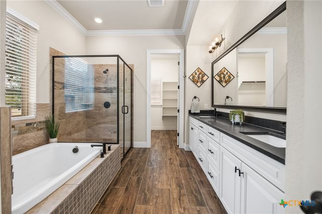 663 Private Road 1712, Mico, TX 78056