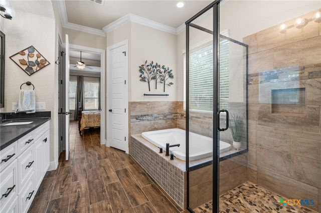 663 Private Road 1712, Mico, TX 78056