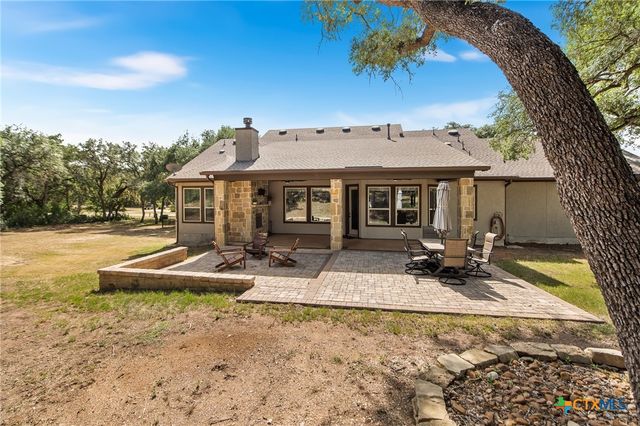 663 Private Road 1712, Mico, TX 78056