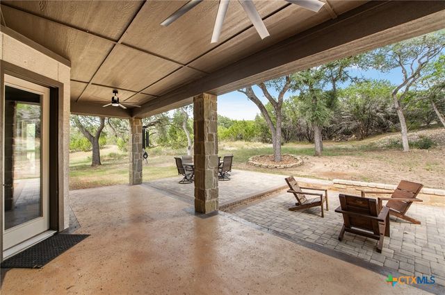 663 Private Road 1712, Mico, TX 78056