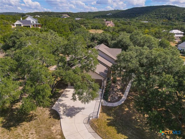 663 Private Road 1712, Mico, TX 78056