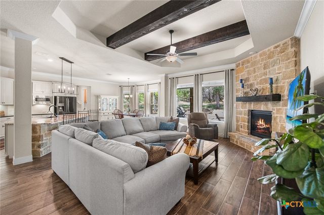 663 Private Road 1712, Mico, TX 78056