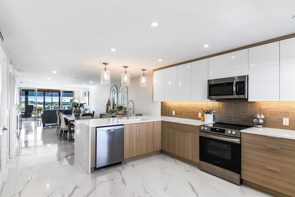 44 Yacht Club Drive 611, North Palm Beach, FL 33408