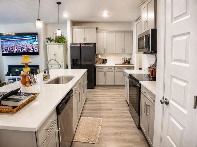 126 Brown Swiss Circle, Summerville, SC 29483