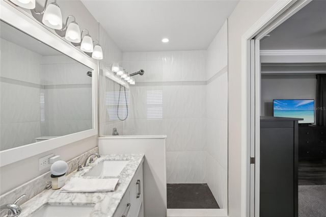 1872 HUNT LANE, Clearwater, FL 33764