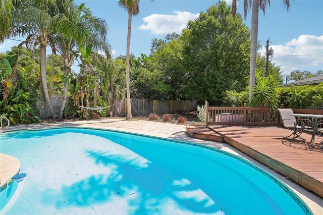 1872 HUNT LANE, Clearwater, FL 33764