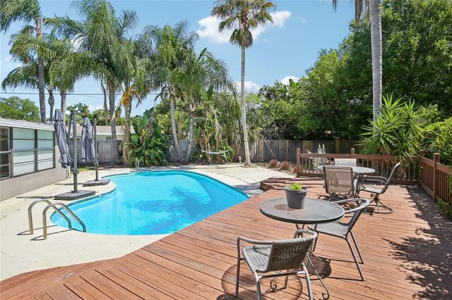 1872 HUNT LANE, Clearwater, FL 33764