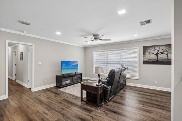 1872 HUNT LANE, Clearwater, FL 33764