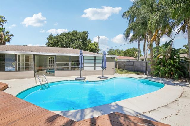 1872 HUNT LANE, Clearwater, FL 33764