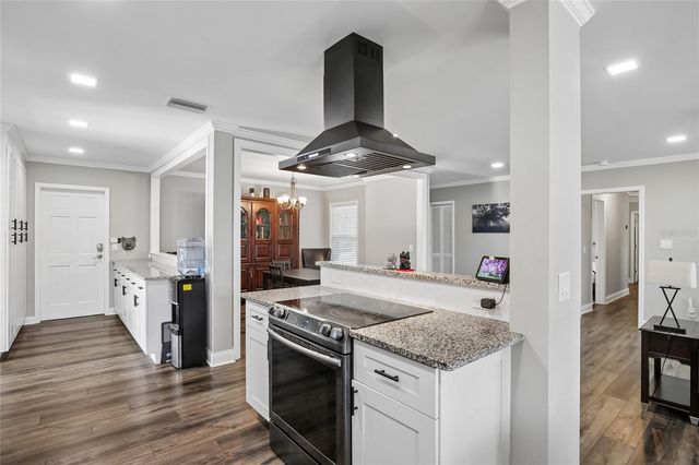 1872 HUNT LANE, Clearwater, FL 33764
