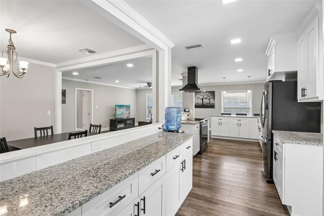 1872 HUNT LANE, Clearwater, FL 33764