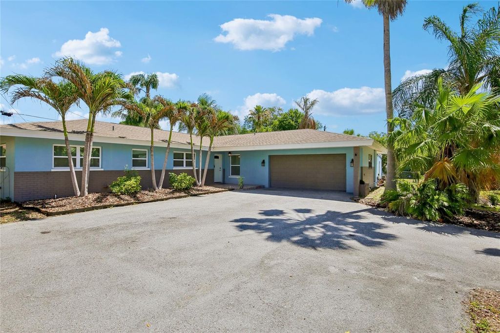 1872 HUNT LANE, Clearwater, FL 33764