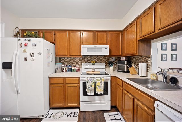 202-B ARROWWOOD CT, Mount Laurel, NJ 08054