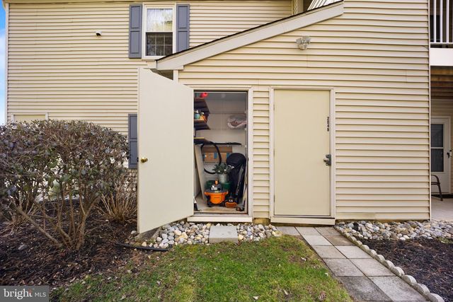 202-B ARROWWOOD CT, Mount Laurel, NJ 08054