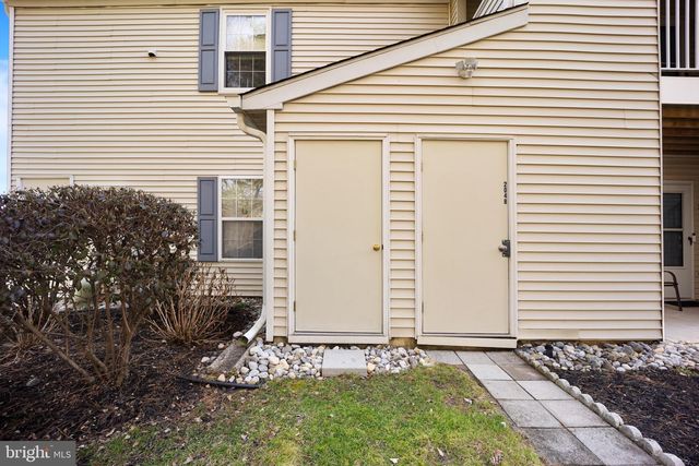 202-B ARROWWOOD CT, Mount Laurel, NJ 08054