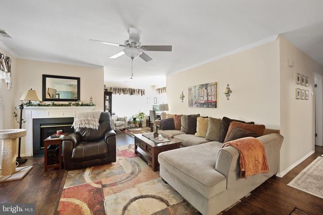 202-B ARROWWOOD CT, Mount Laurel, NJ 08054