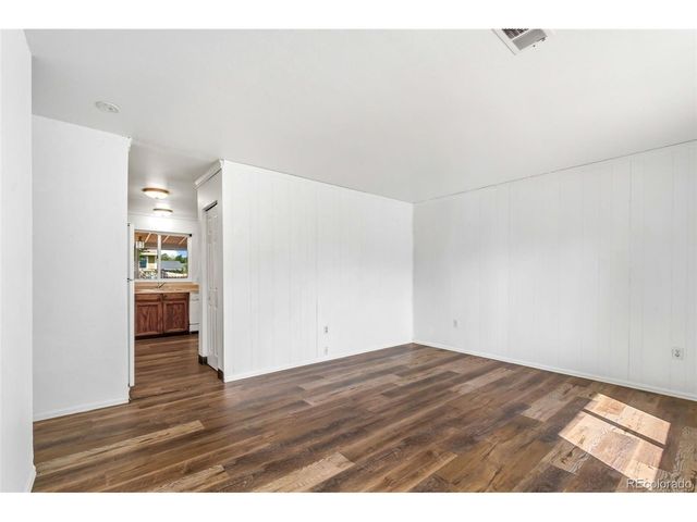2205 Lincoln St, Longmont, CO 80501
