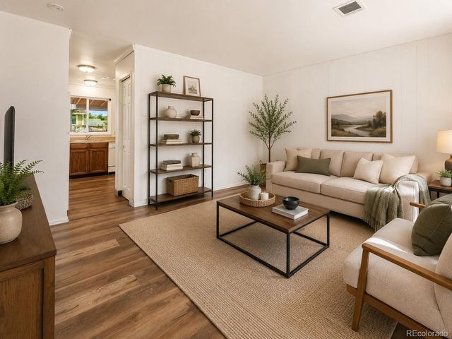 2205 Lincoln St, Longmont, CO 80501