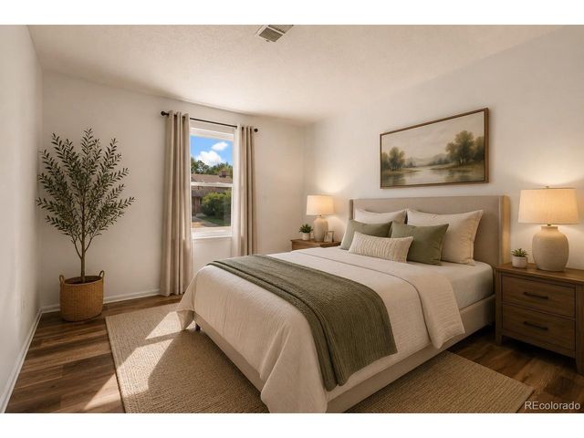 2205 Lincoln St, Longmont, CO 80501