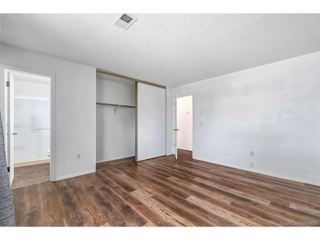 2205 Lincoln St, Longmont, CO 80501