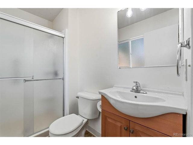 2205 Lincoln St, Longmont, CO 80501