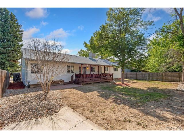 2205 Lincoln St, Longmont, CO 80501