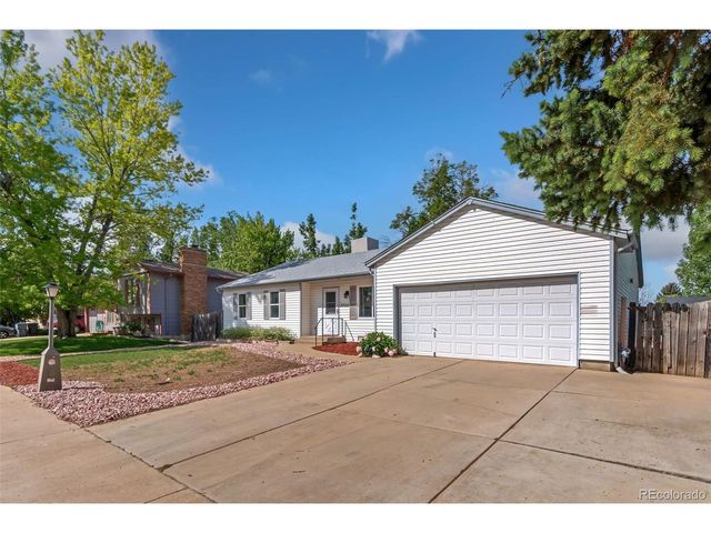 2205 Lincoln St, Longmont, CO 80501