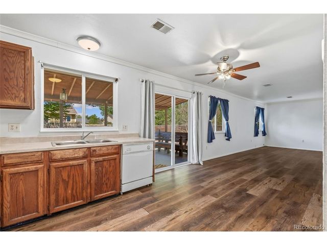 2205 Lincoln St, Longmont, CO 80501