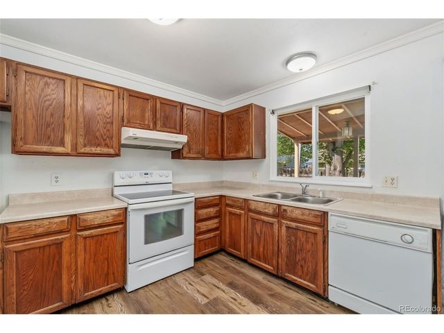 2205 Lincoln St, Longmont, CO 80501