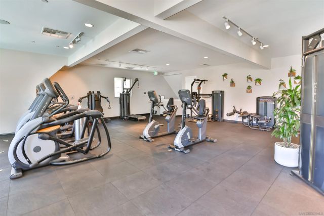 987 Camino Levante, Chula Vista, CA 91913