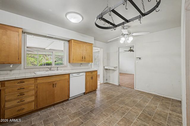 5041 N 34TH Street, Phoenix, AZ 85018