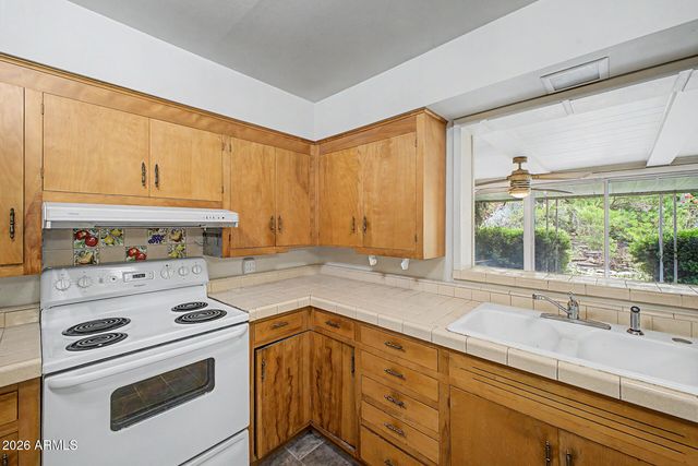 5041 N 34TH Street, Phoenix, AZ 85018