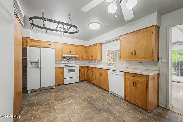 5041 N 34TH Street, Phoenix, AZ 85018