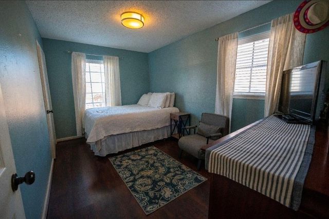 1220 Shadowdale Drive 8, Houston, TX 77043