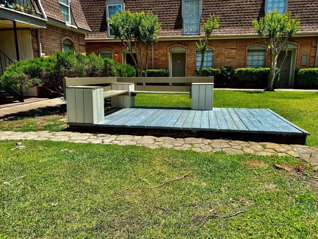 1220 Shadowdale Drive 8, Houston, TX 77043