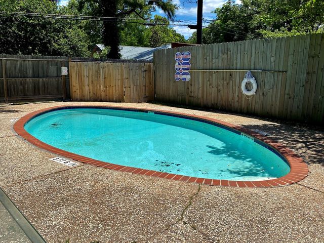 1220 Shadowdale Drive 8, Houston, TX 77043