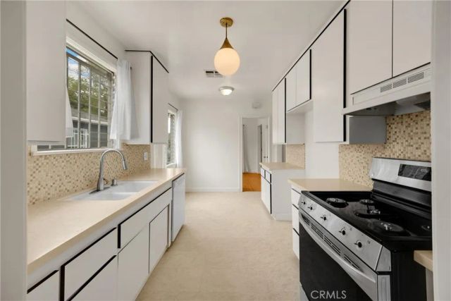 8828 Zeiler Avenue, Los Angeles, CA 91331