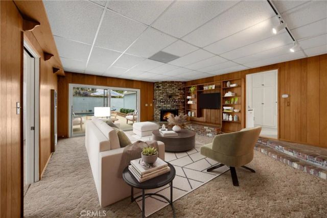 8828 Zeiler Avenue, Los Angeles, CA 91331