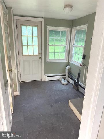 8272 GREENWICH RD, Catlett, VA 20119