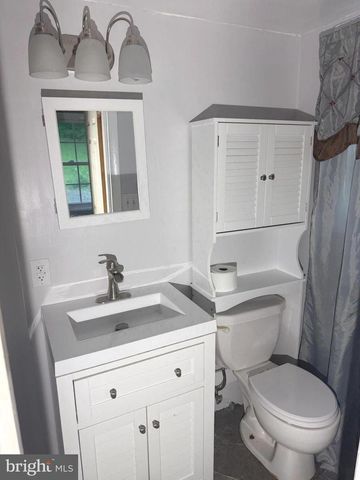 8272 GREENWICH RD, Catlett, VA 20119