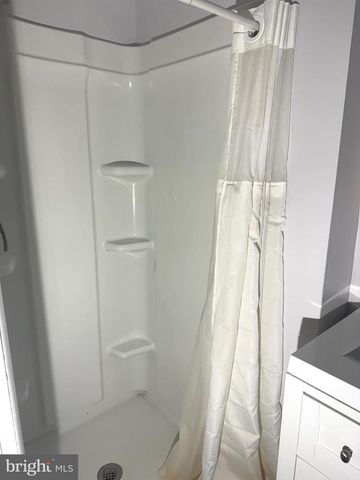 8272 GREENWICH RD, Catlett, VA 20119