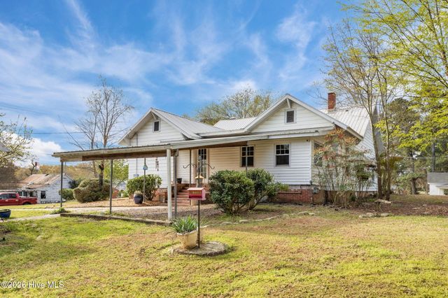 302 W Green Street, Macclesfield, NC 27852