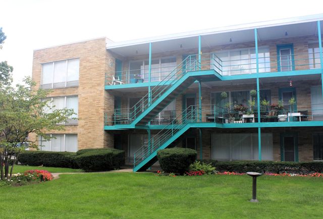 210 N Kenilworth Avenue 14, Oak Park, IL 60302