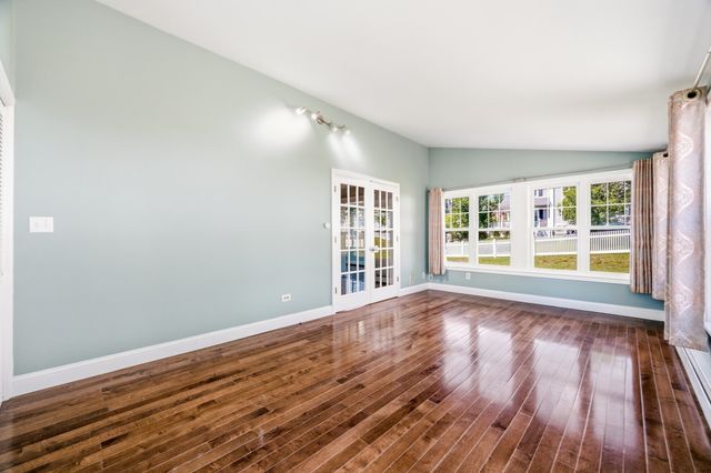90 Standish Ave, Quincy, MA 02170