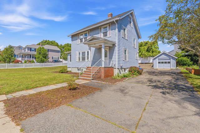 90 Standish Ave, Quincy, MA 02170